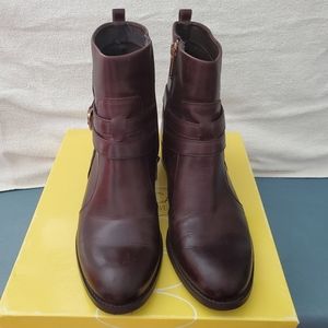 Joan&David two tone genuine leather boots 👢